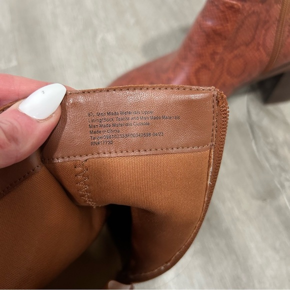 Women's Universal Thread Shoes Jenna Platform Boots Brown Patterns Size 8.5 - Picture 7 of 8